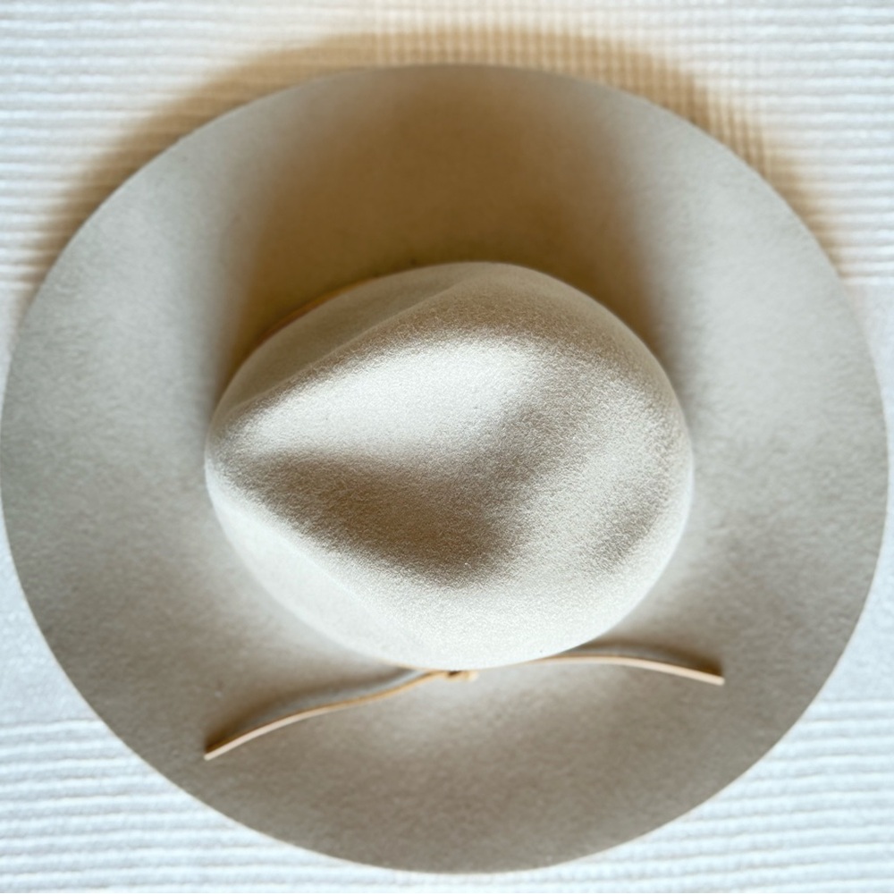 NWOT Wide Brimmed Hat w/ Leather Trim